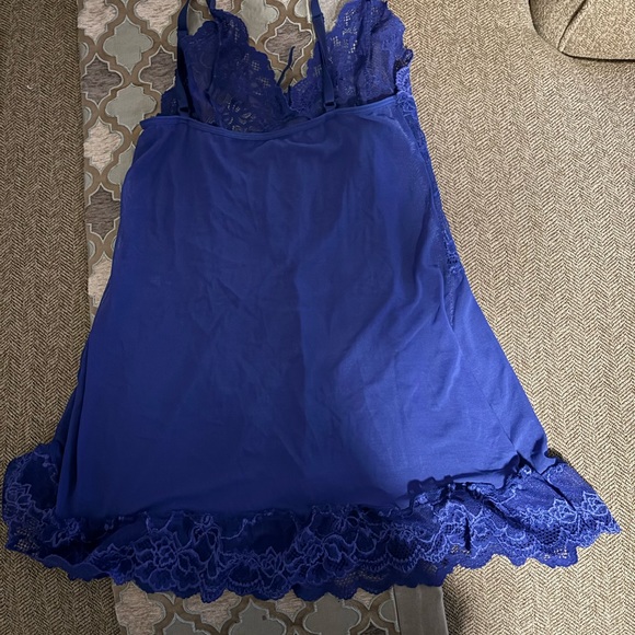 Lingerie - Picture 2 of 2